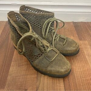 Sorel Major Mesh Lace Up Combat Boots in Olive Green